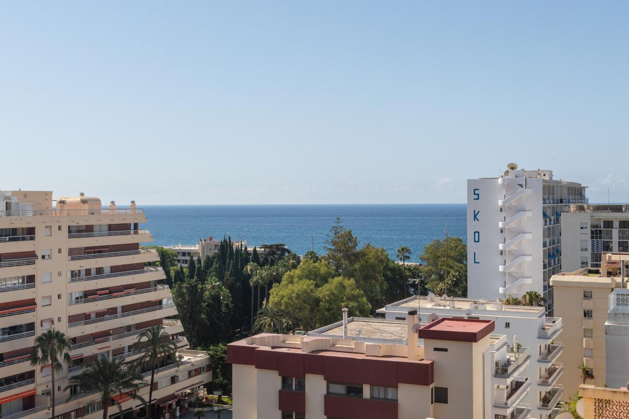 Blue Glass Penthouse In Center Appartement Marbella